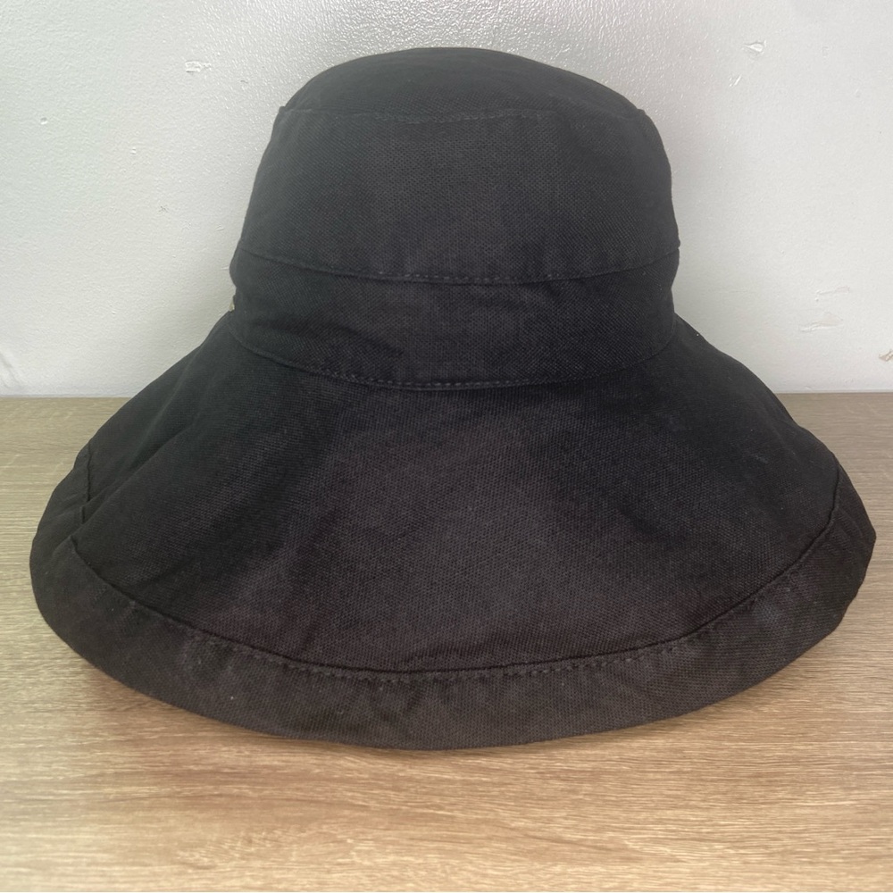 Black Wide-Brimmed Women's Hat